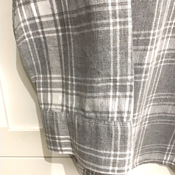 OLD NAVY Grey and White Boyfriend Shirt - Picture 6 of 9